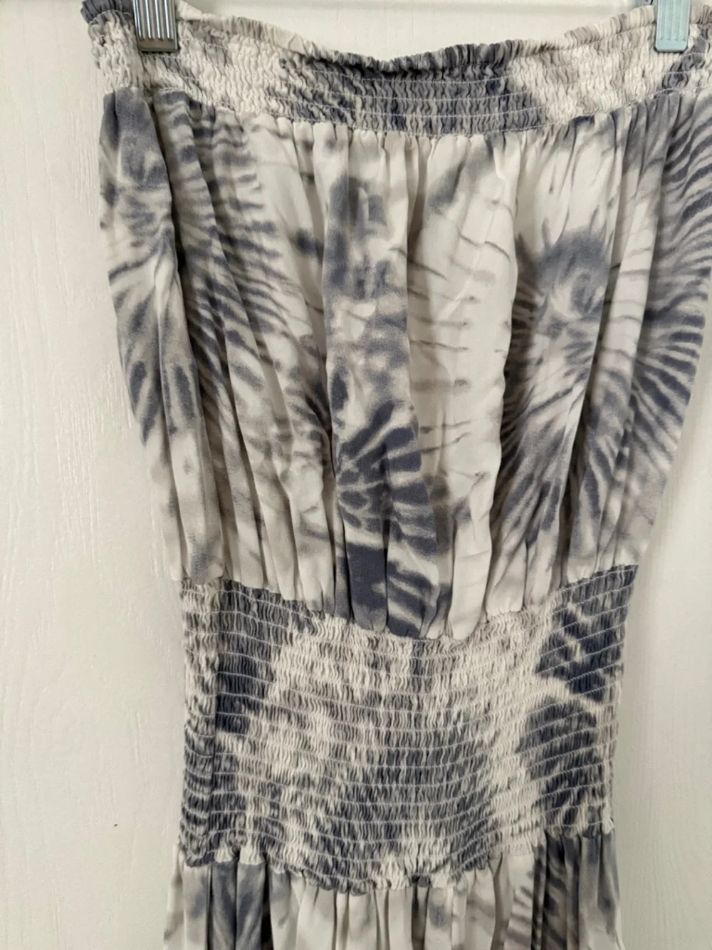 🌻5/$16🌻Strapless White and Blue/Grey Tie-Dye Maxi Dress - Picture 4 of 4